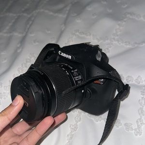 LIKE NEW! Canon - EOS Rebel T7 DSLR Video Camera with 18-55mm Lens - Black.w box